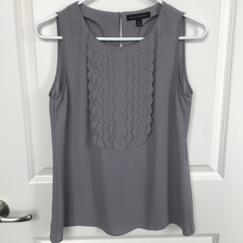 Banana Republic Sleeveless Crew Neck Blouse